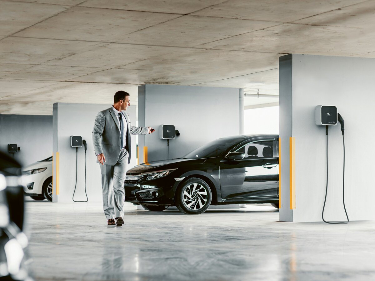 Wallbox-Infrastruktur Firmenparkplatz